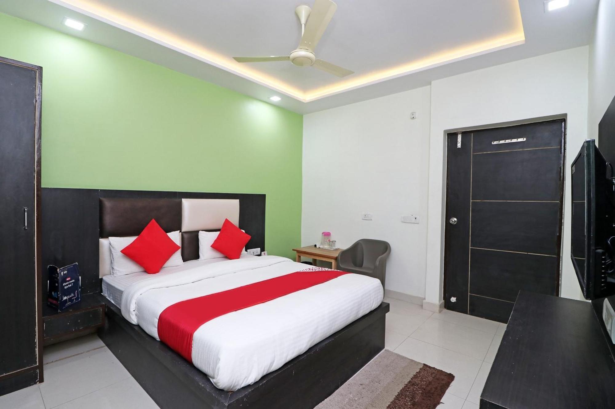 Oyo Hotel The Orient Tree Agra  Exterior photo